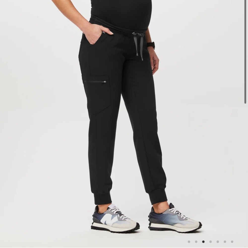 Zamora Maternity Jogger Scrub Pants